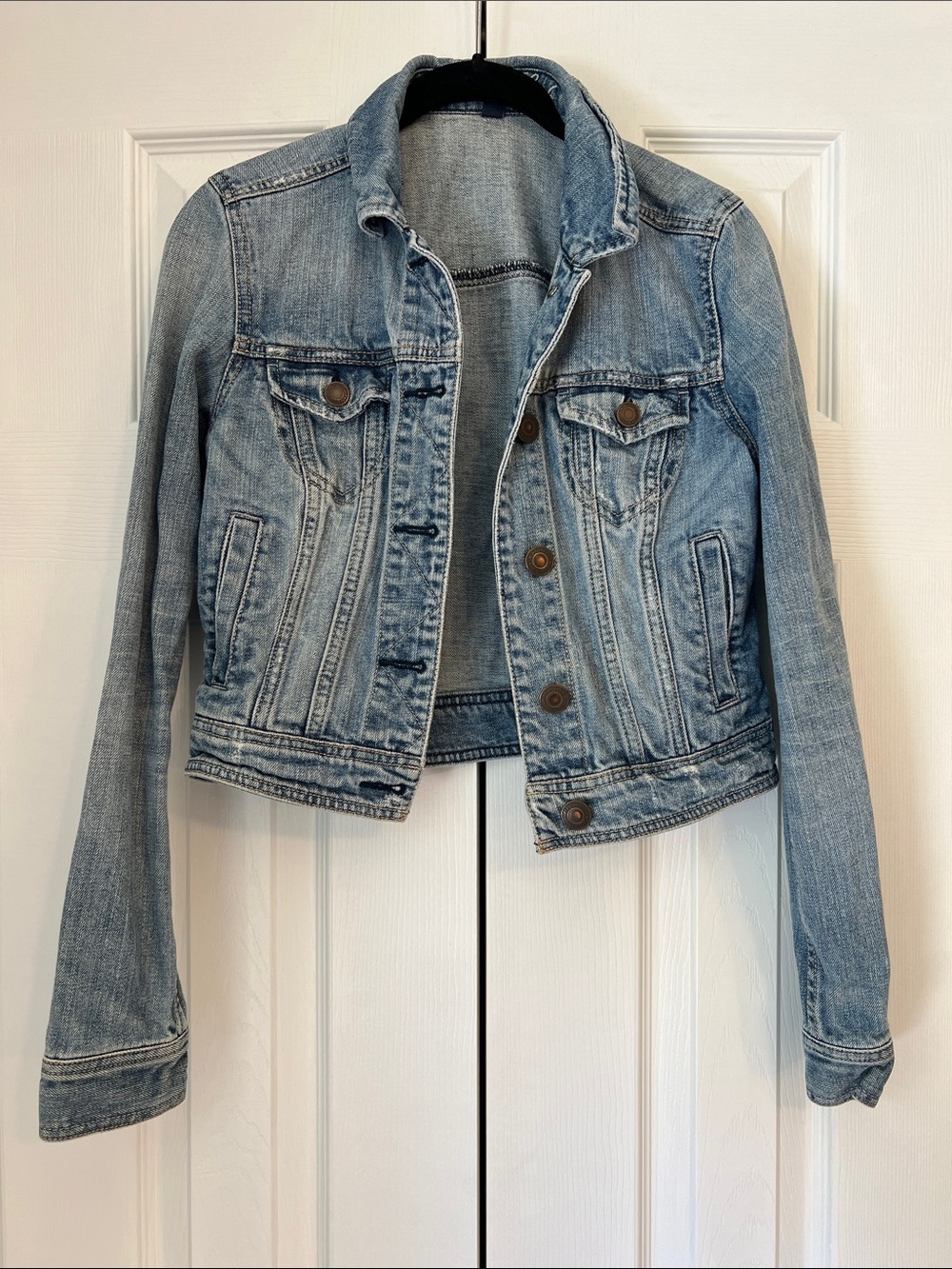 American Eagle Outfitters Light Blue Cropped Denim Jacket